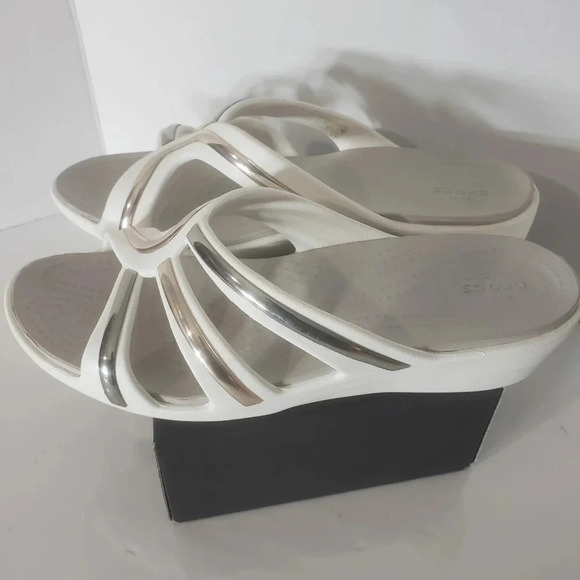 Crocs Womans Sanrah MetalBlock  Strap/Wedge Silver/Bronze Slip-on Sandals,W9. - Picture 1 of 8